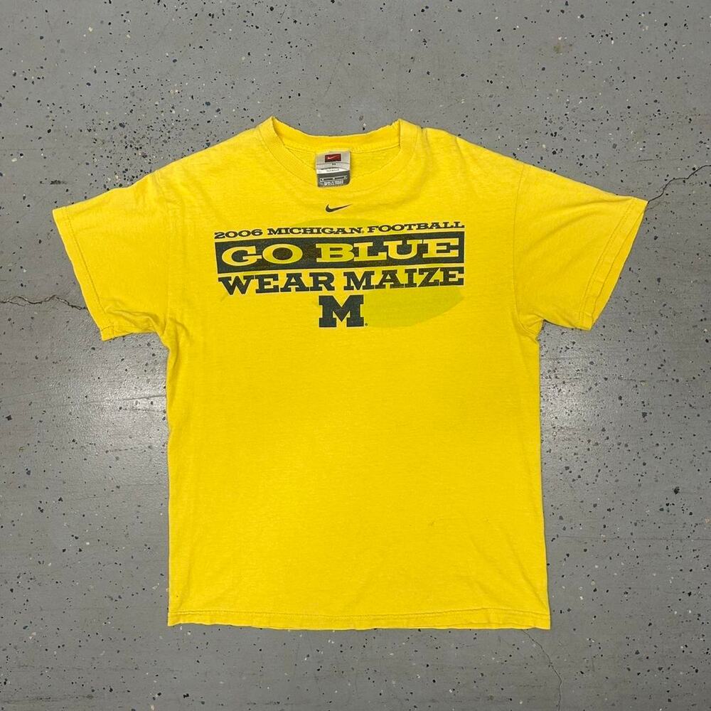 2006 Michigan Wolverines yellow and black Nike t-shirt